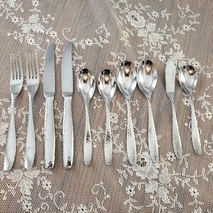 Reed & Barton Hammered 18/10 Stainless Flatware 10 pc forks spoons knives‎